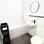 Monteurwohnungen Halle Fuer Teams Kueche Wlan Parkplatz Lejlighed