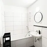 Lejlighed Monteurwohnungen Halle Fuer Teams Kueche Wlan Parkplatz *