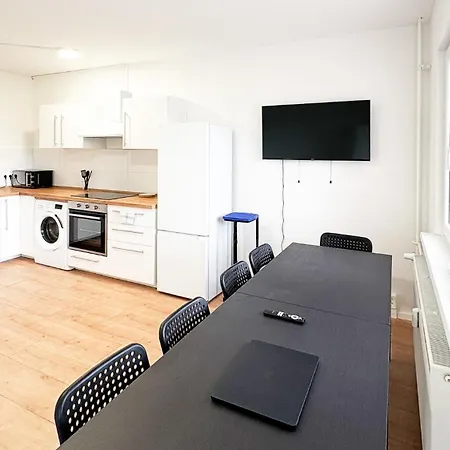 Apartman Monteurwohnungen Halle Fuer Teams Kueche Wlan Parkplatz *