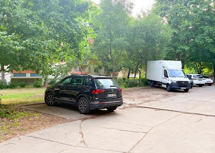 Monteurwohnungen Halle Fuer Teams Kueche Wlan Parkplatz アパート