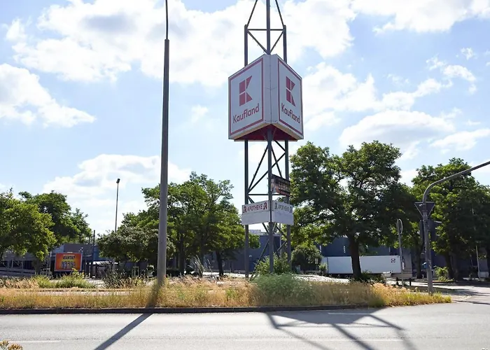 Monteurwohnungen Halle Fuer Teams Kueche Wlan Parkplatz ハレ