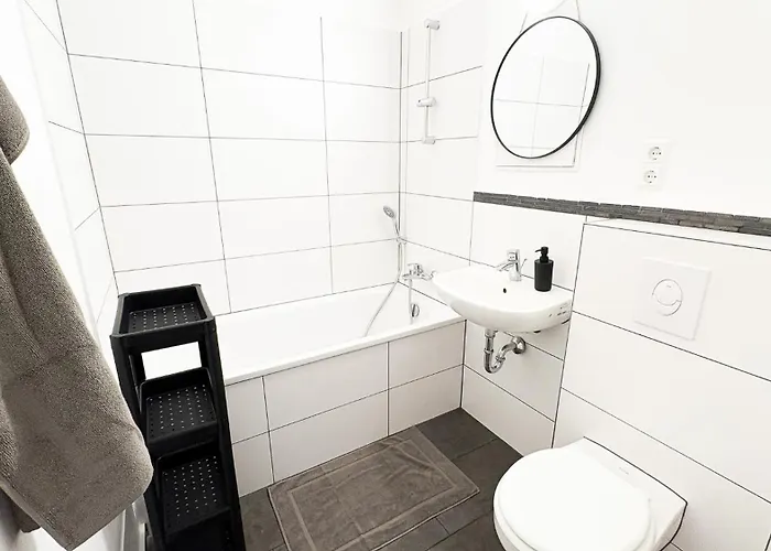 Monteurwohnungen Halle Fuer Teams Kueche Wlan Parkplatz アパート