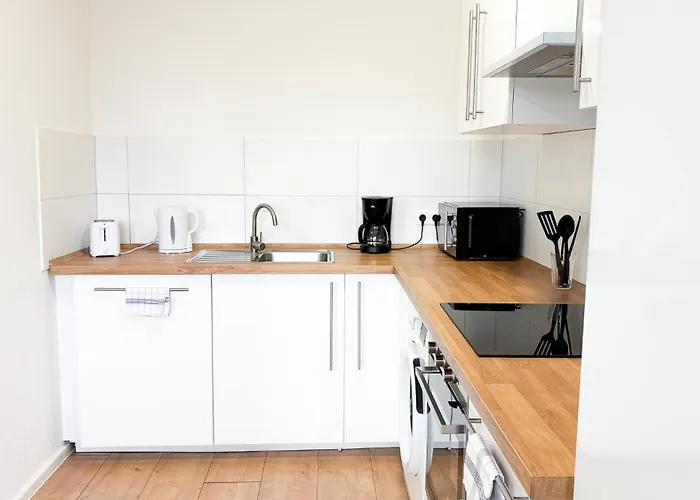 Monteurwohnungen Halle Fuer Teams Kueche Wlan Parkplatz ハレ