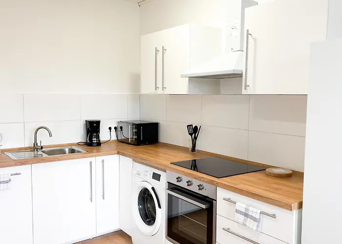 Monteurwohnungen Halle Fuer Teams Kueche Wlan Parkplatz アパート *